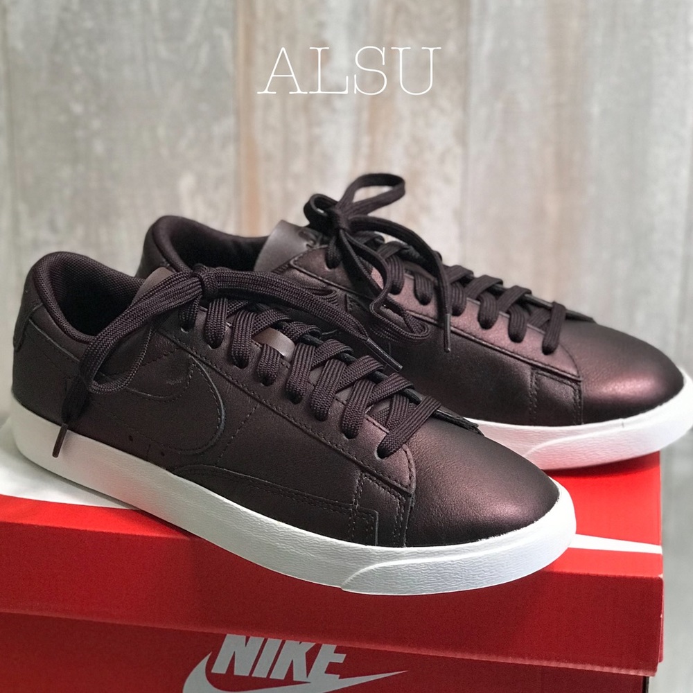 đ Santaâs Special đ Nike Blazer Low LE Mtlc Mahogany Womens AUTHENTIC Size 8.5 - Picture 7 of 8